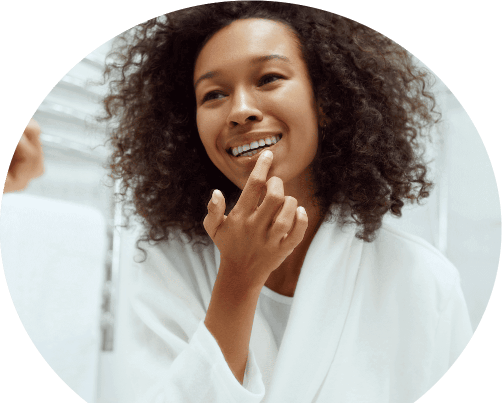Woman-checking-cold-sore-in-the-mirror Woman-checking-cold-sore-in-the-mirror