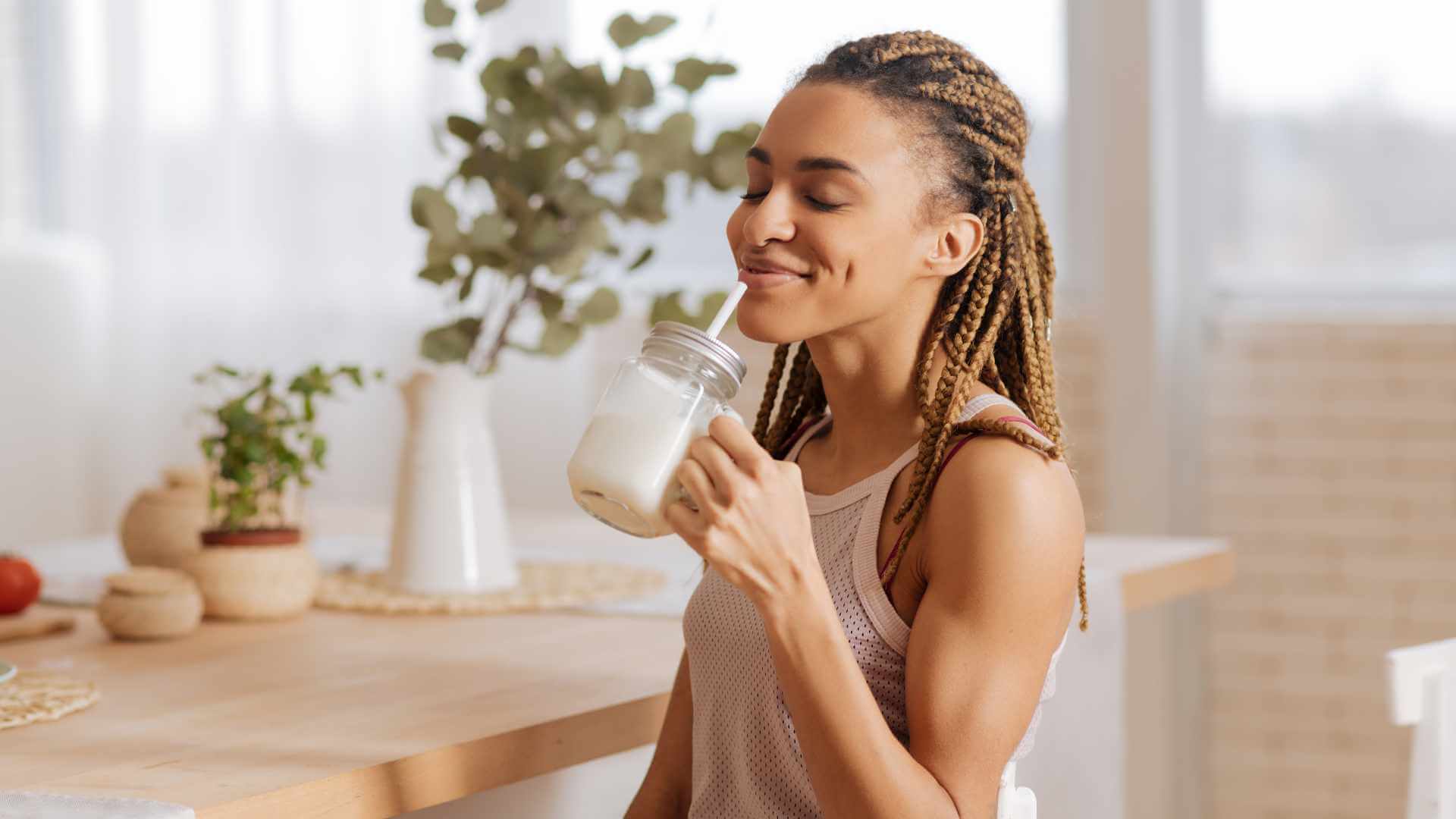 woman-drinking-protein-shake