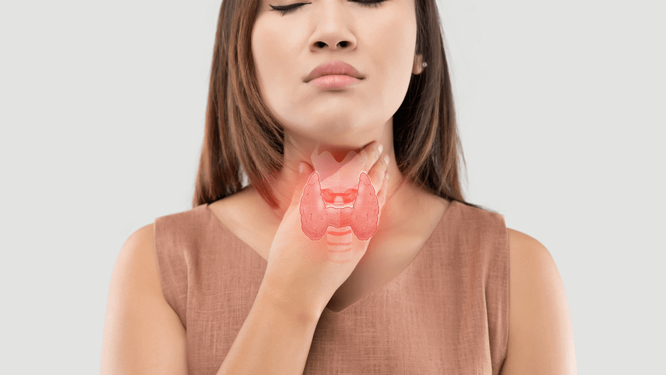 woman-showing-with-underactive-thyroid-gland