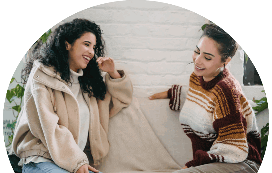 two-women-chatting-about-online-cystitis-treatment two-women-chatting-about-online-cystitis-treatment