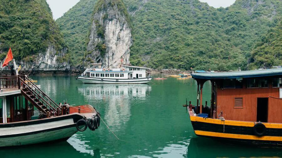 boats-in-vietnam