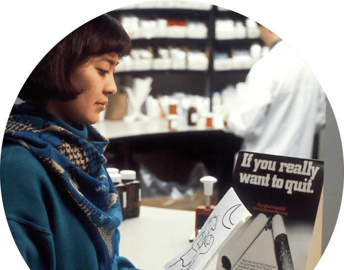 smoking-img lady-ordering-cystitis-uti-treatment-on-laptop